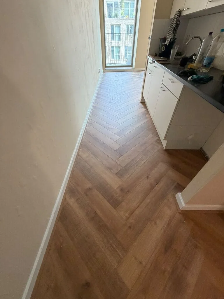 Laminaat visgraat — zo ziet het eruit in een echte woning