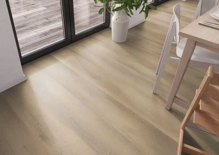 PVC rechte plank — zo ziet het eruit in een echte woning